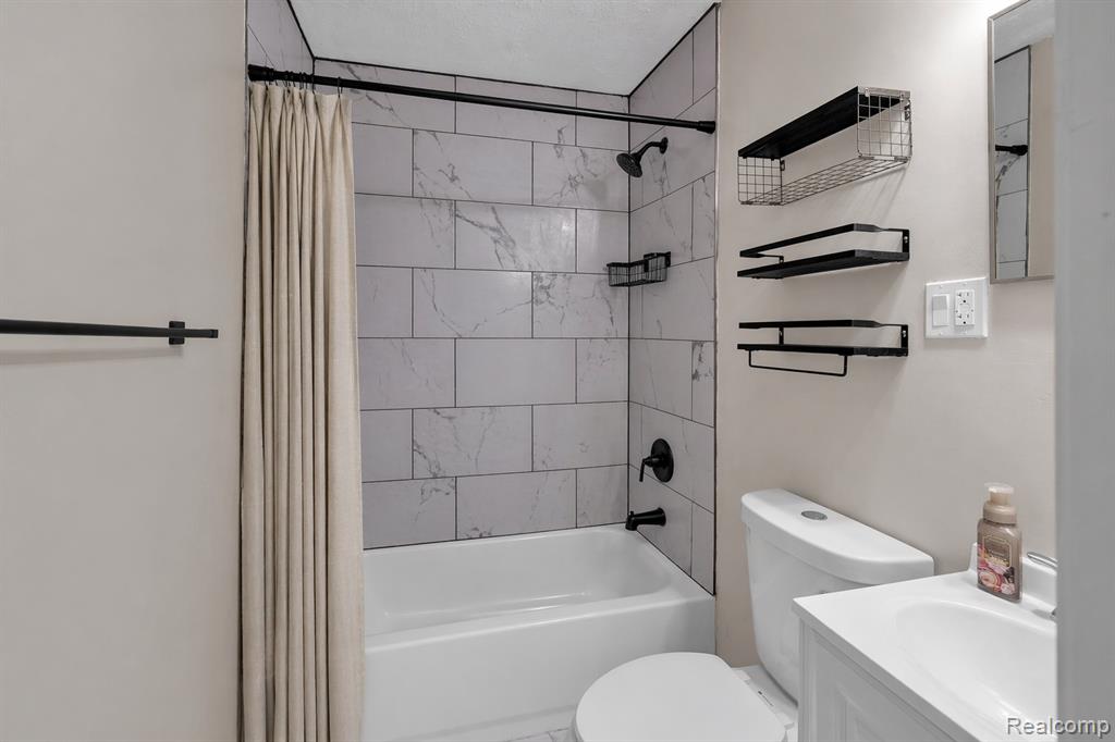 36845 Sibley Road, New Boston, MI 48164 — Photo 16