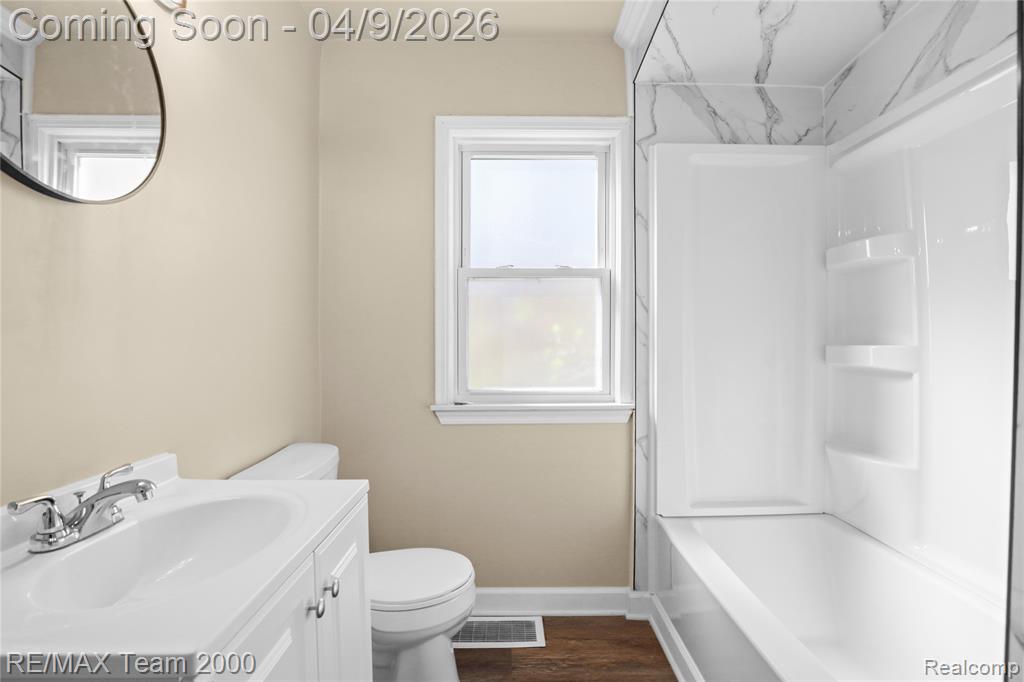 7014 Kinmore Street, Dearborn Heights, MI 48127 — Photo 5
