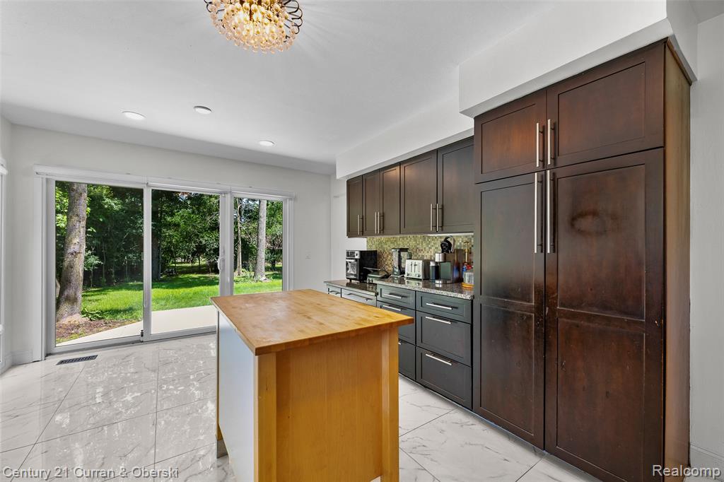5120 Langlewood Court, West Bloomfield, MI — Photo 10