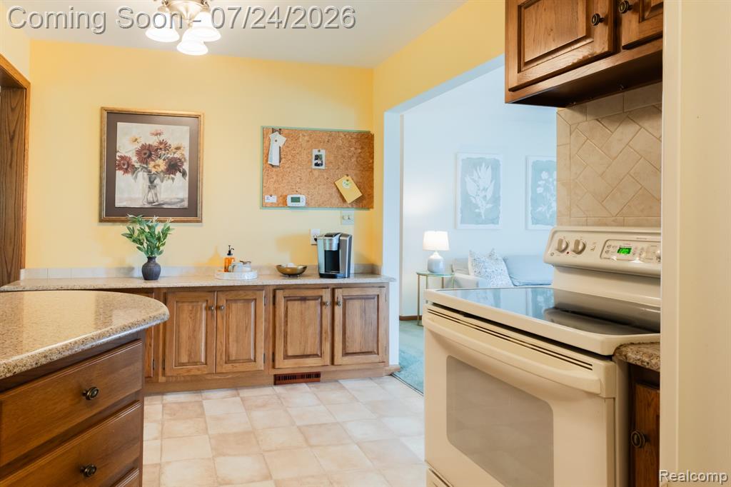 895 Haslett Road E, Williamston, MI 48895 — Photo 11