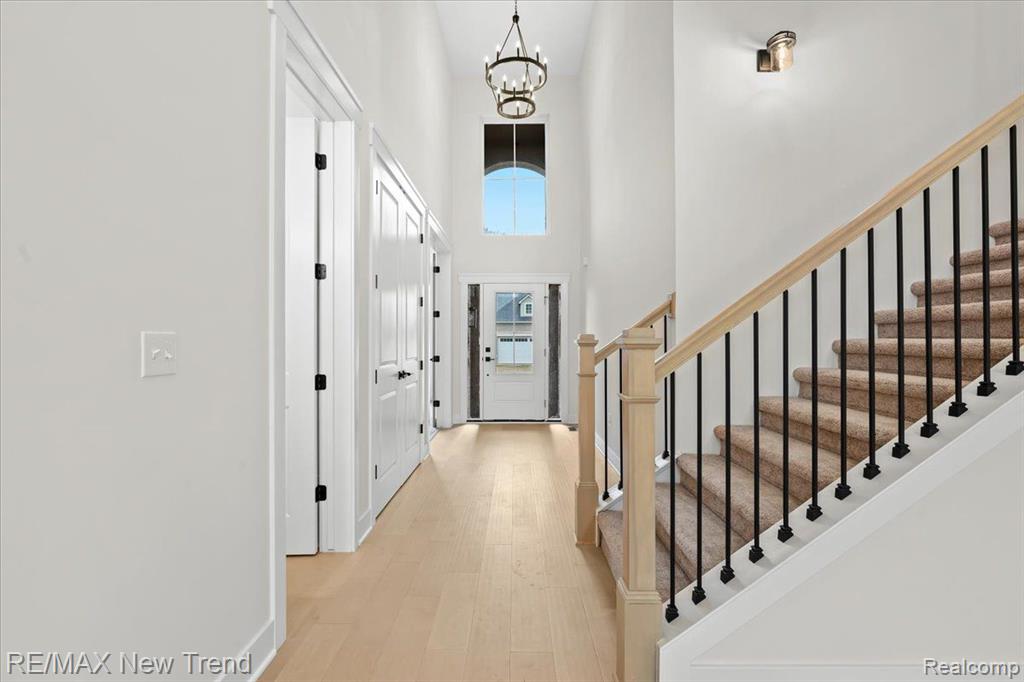 7833 Trailside Court, West Bloomfield, MI 48323 — Photo 2