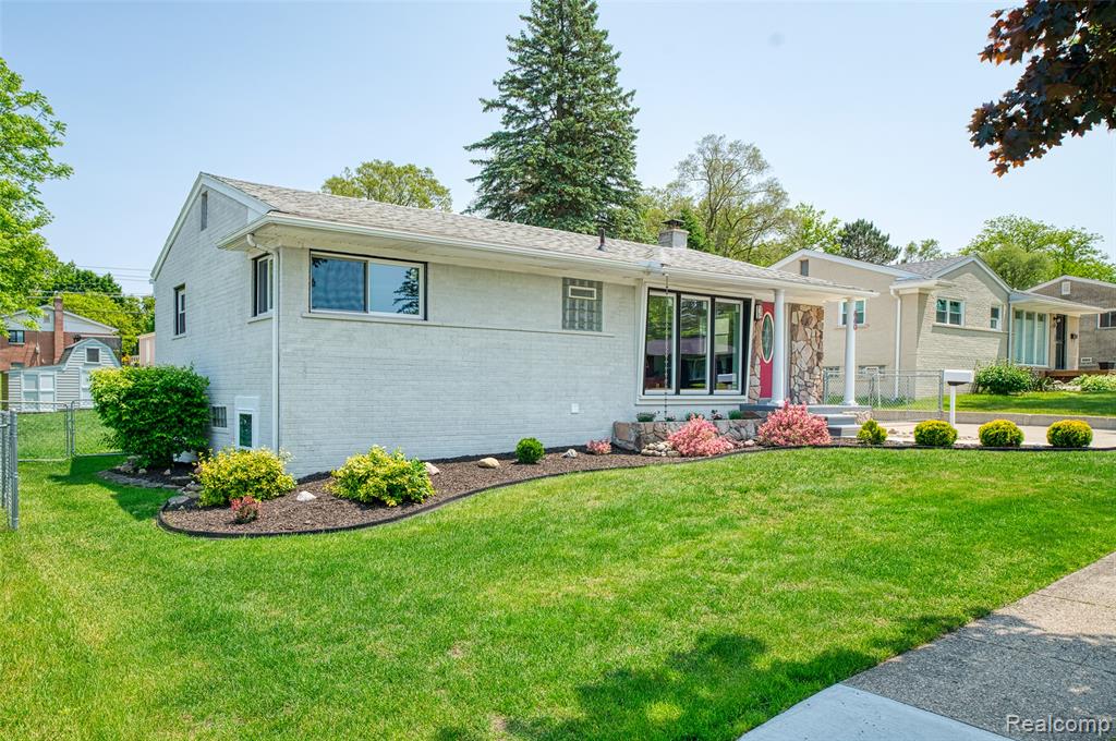 860 Friar Drive, Milford, MI 48381 — Photo 25