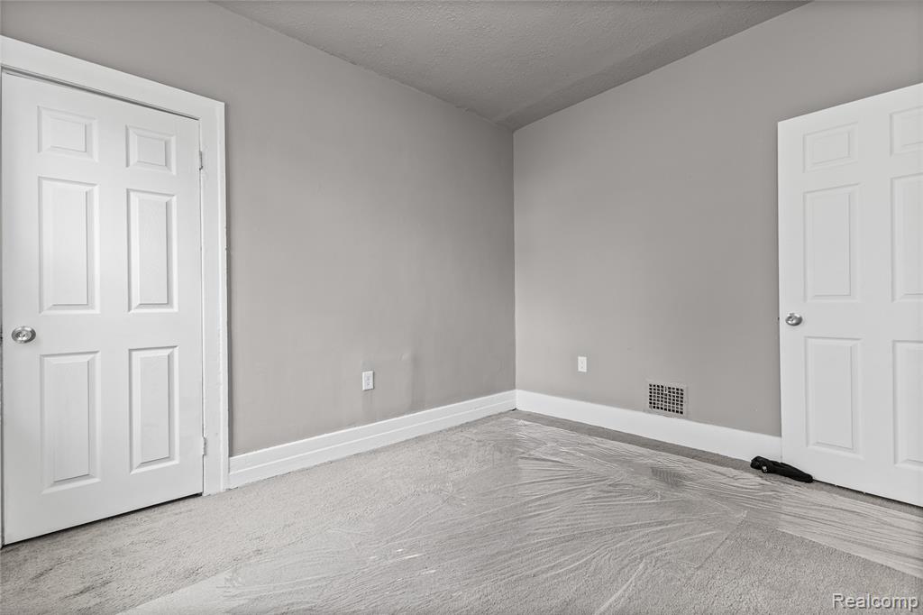 3010 Montclair Street, Detroit, MI 48214 — Photo 27