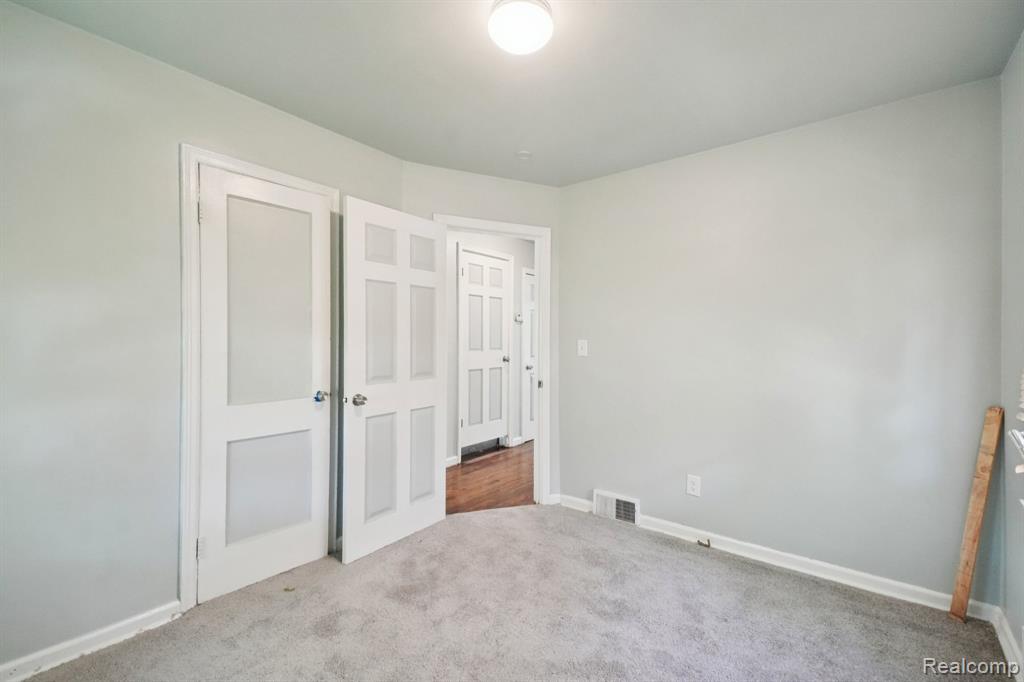 9976 Warwick Street, Detroit, MI 48228 — Photo 20