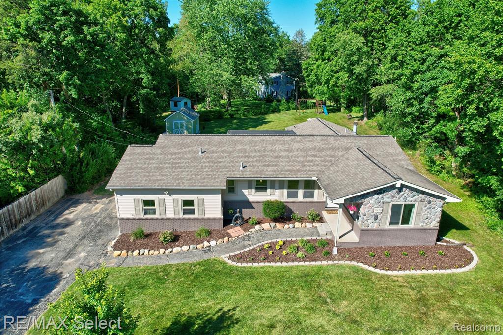 2456 N Tipsico Lake Road, Hartland, MI 48353 — Photo 46