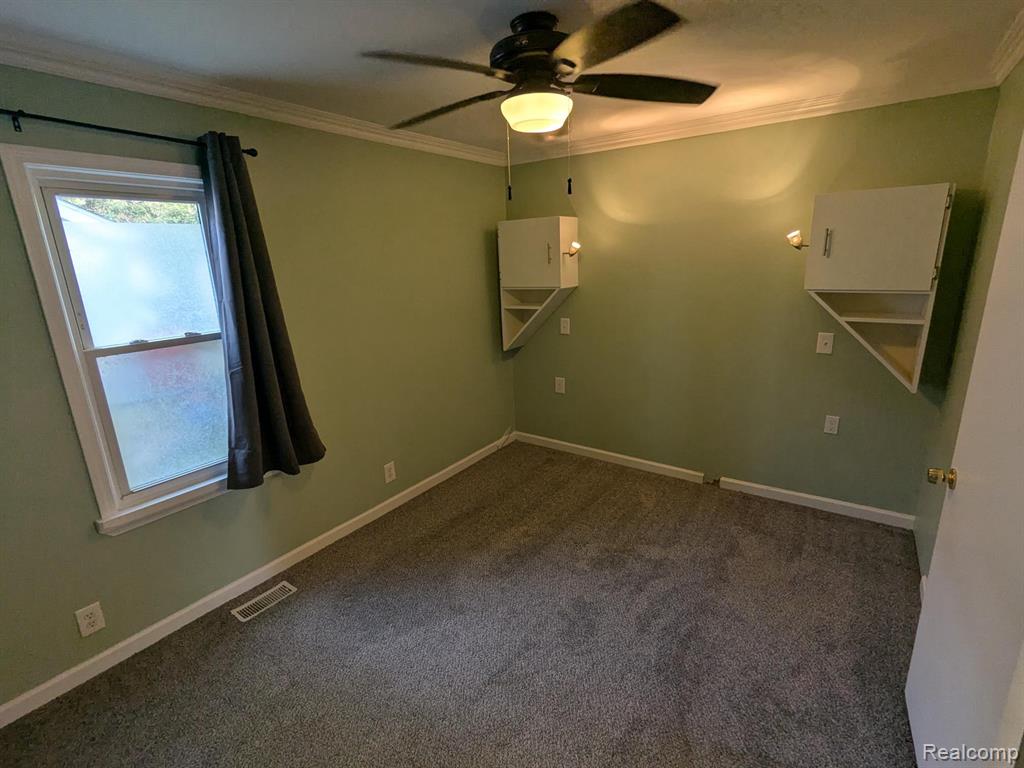 2305 Hester Court, Keego Harbor, MI 48320 — Photo 10