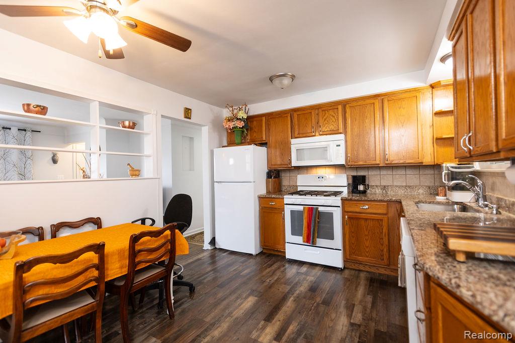 24636 Almond Avenue, Eastpointe, MI 48021 — Photo 13