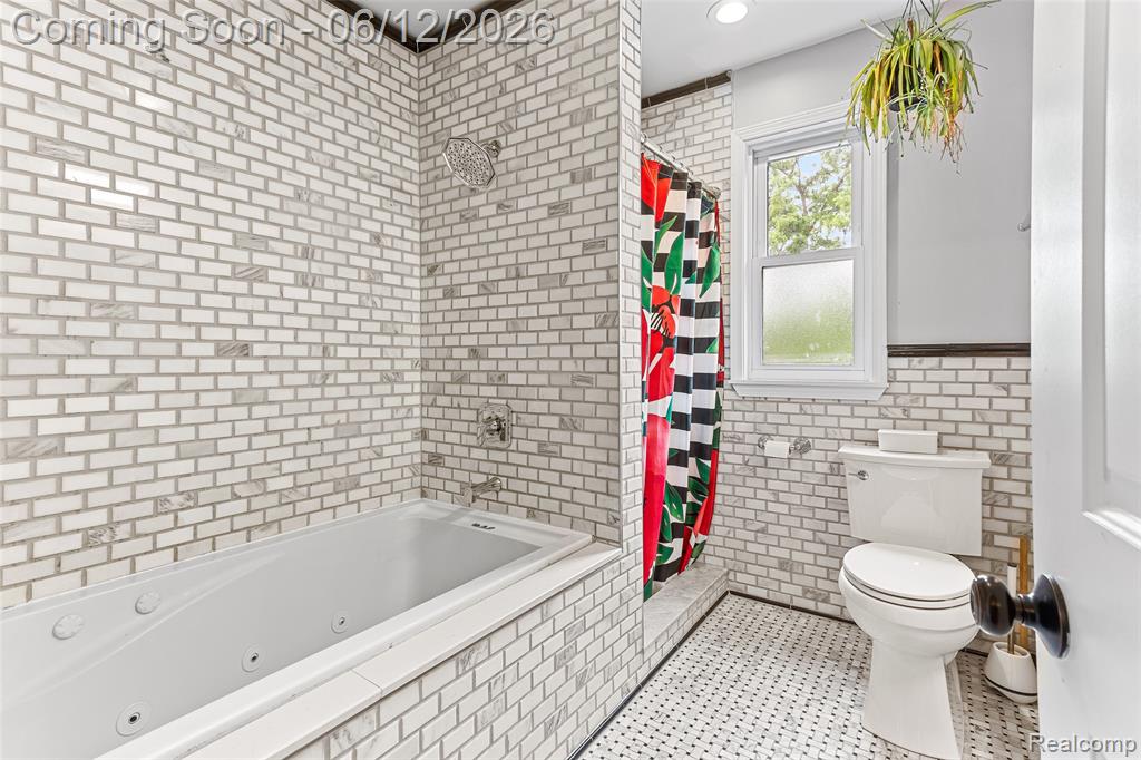 7641 La Salle Boulevard, Detroit, MI 48206 — Photo 27