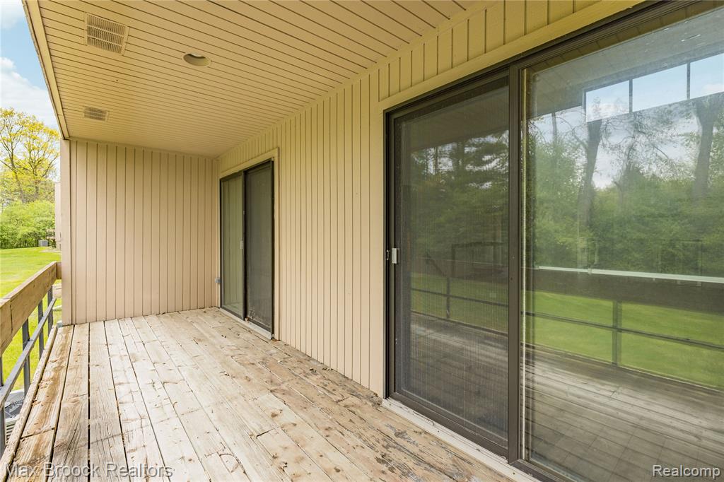 7432 Azalea Court, West Bloomfield, MI — Photo 27