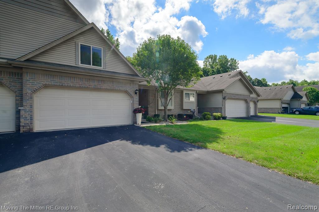 17449 Ava Court, New Boston, MI 48164 — Photo 44