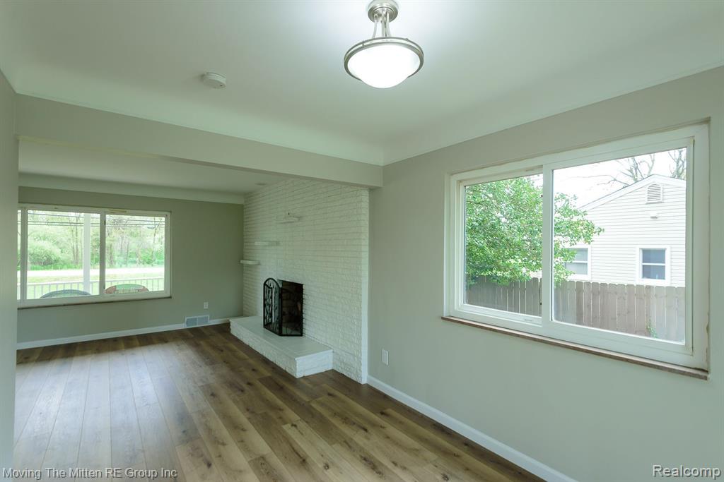 42857 SAVAGE Road, Belleville, MI 48111 — Photo 9