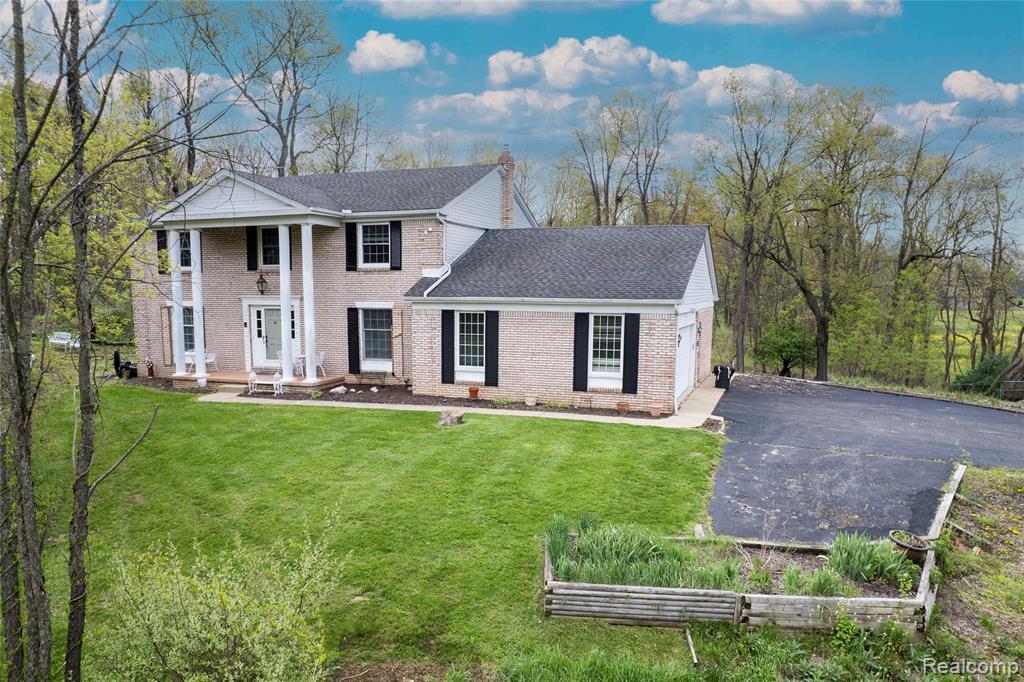 2235 Stonewall Drive, Ortonville, MI 48462 — front exterior