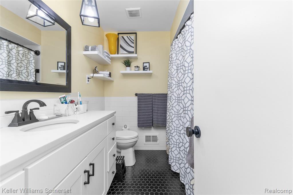 14154 Fenton, Redford, MI 48239 — Photo 34
