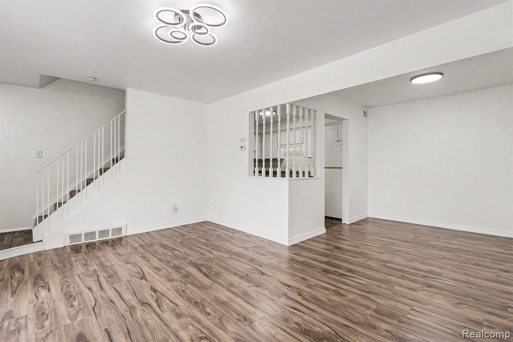 8232 Karam Boulevard, Warren, MI 48093 — Photo 7