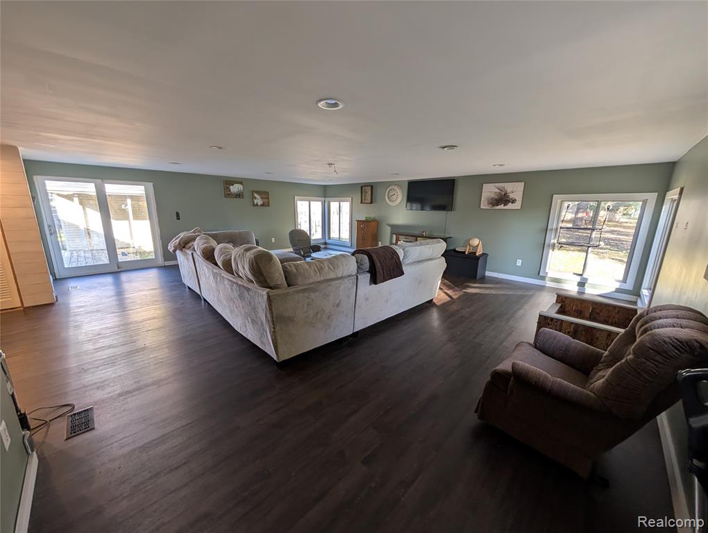 805 Oak Street, Lennon Vlg, MI 48449 — Photo 15