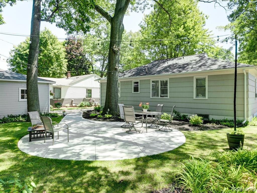 825 Sanborn Street, Port Huron, MI 48060 — Photo 26