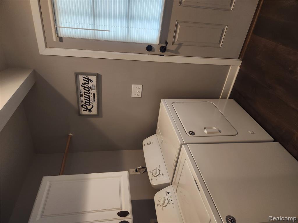 103 Michigan St, Holly, MI 48442 — Photo 13
