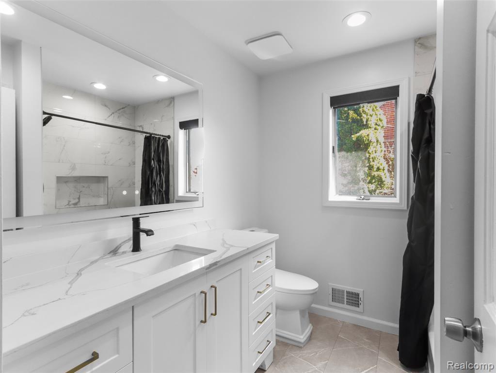 22419 Milner Street, Saint Clair Shores, MI 48081 — Photo 17