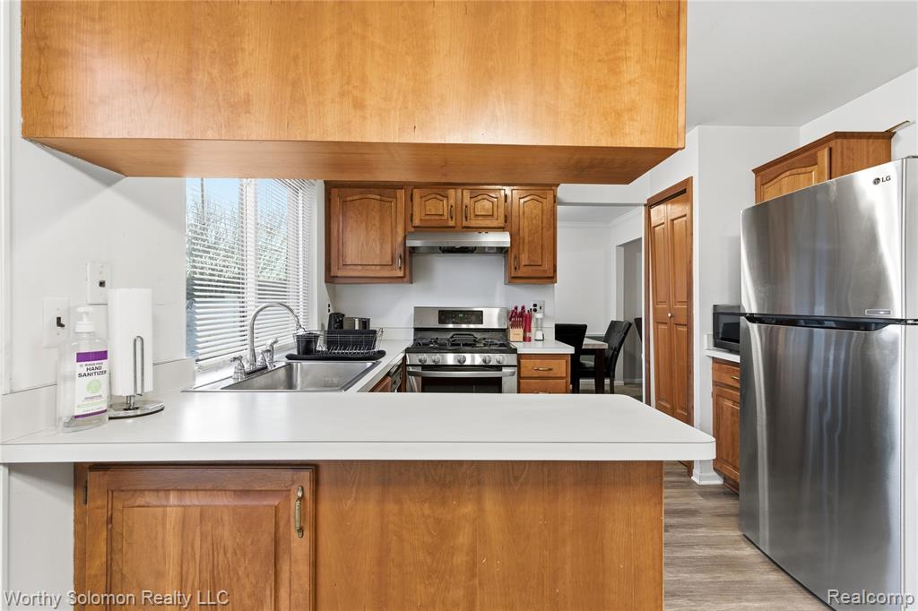 22415 Cranbrooke Drive, Novi, MI — Photo 10