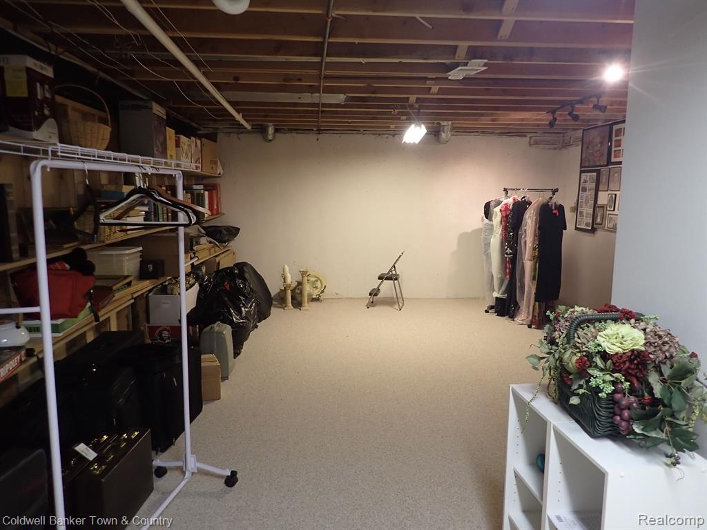 37711 AMBER Drive, Farmington Hills, MI 48331 — Photo 33