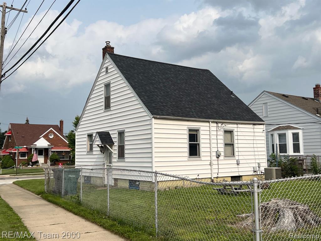 4141 Charles Street, Dearborn, MI 48126 — Photo 4