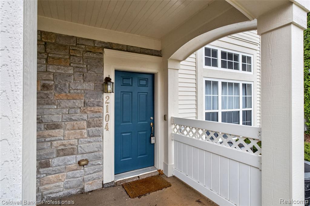 2104 Trailway Court, Commerce Twp, MI 48390 — Photo 3
