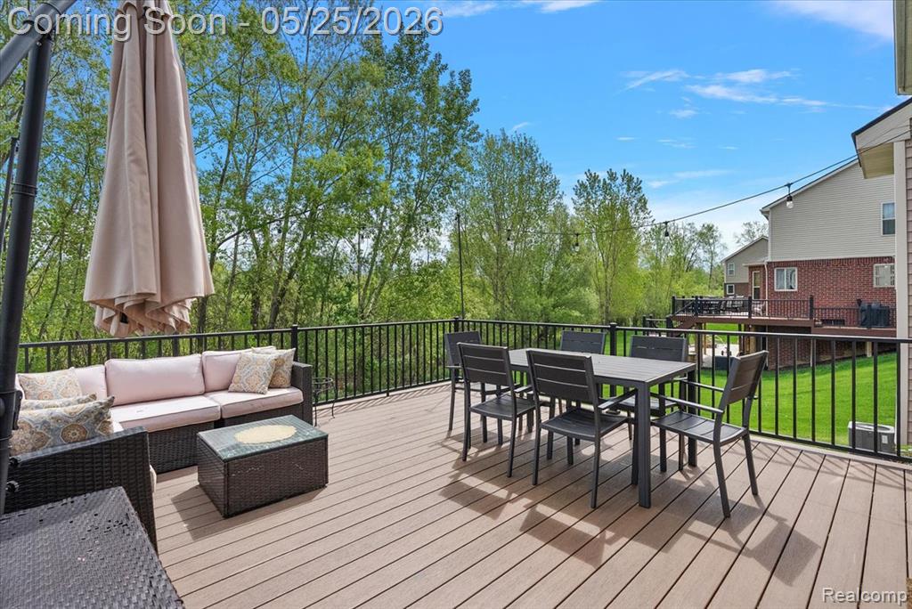 695 Dennison Court, Oakland, MI — Photo 6