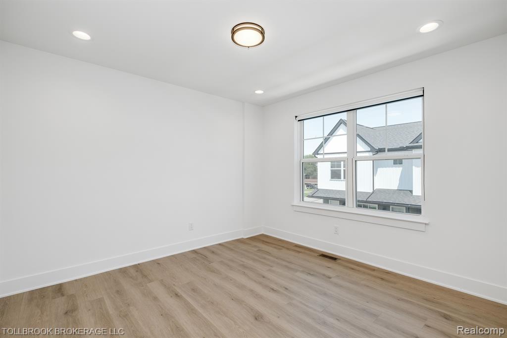 317 E. Irving, Madison Heights, MI 48084 — Photo 15