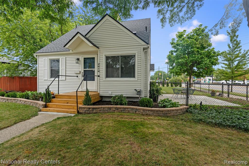 2616 Kenmore Road E, Berkley, MI 48072