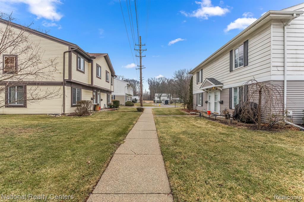 38068 SHERWOOD Street, Westland, MI — Photo 24
