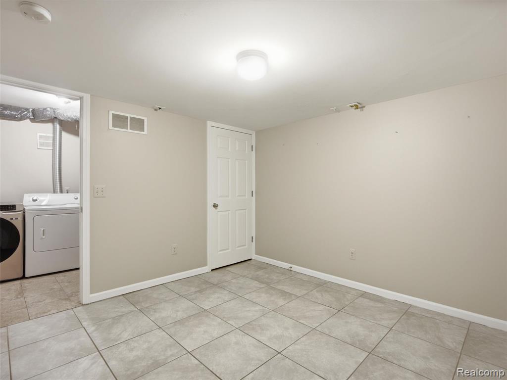 45650 Kennedy Avenue, Shelby Twp, MI 48315 — Photo 30