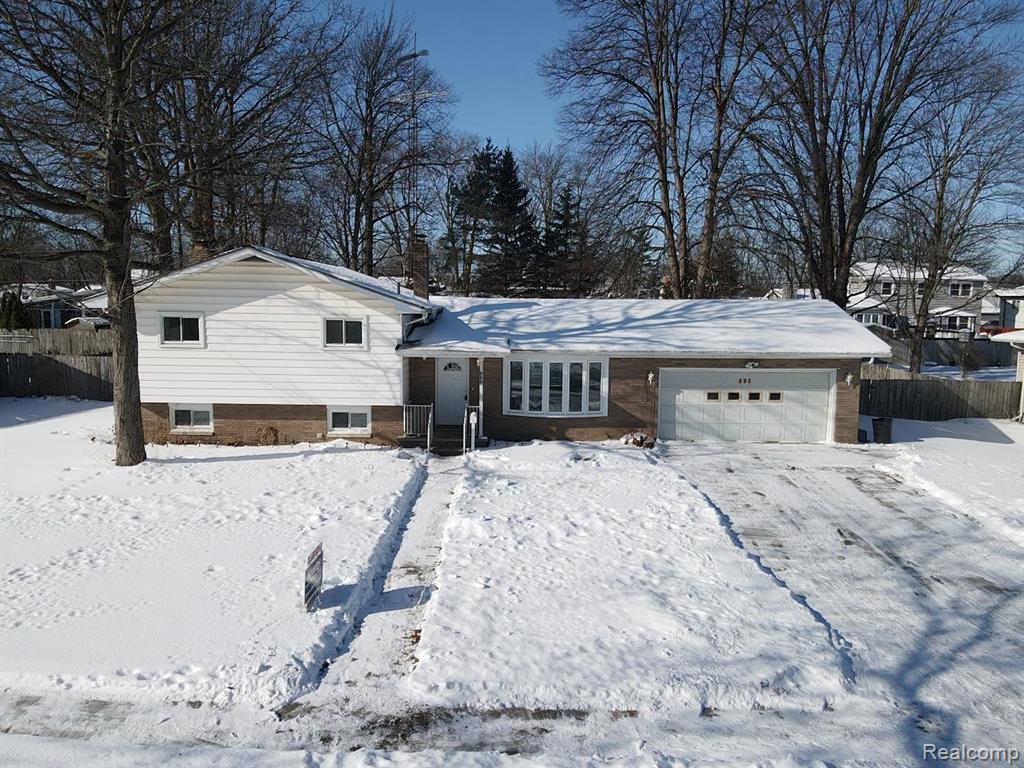 980 Indiana Avenue, Marysville, MI 48040 — Photo 2