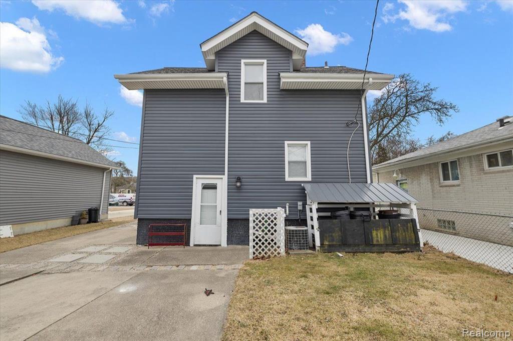 60 W Elmwood Avenue, Clawson, MI — Photo 7