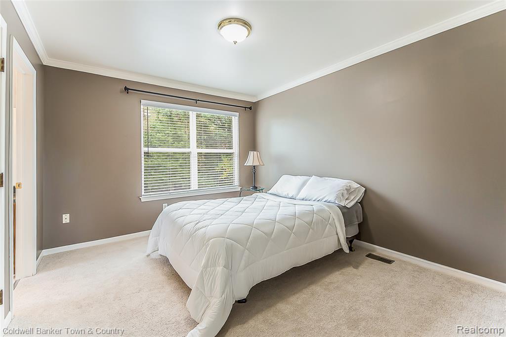 9344 Huron Park Drive, Brighton, MI 48116 — Photo 19