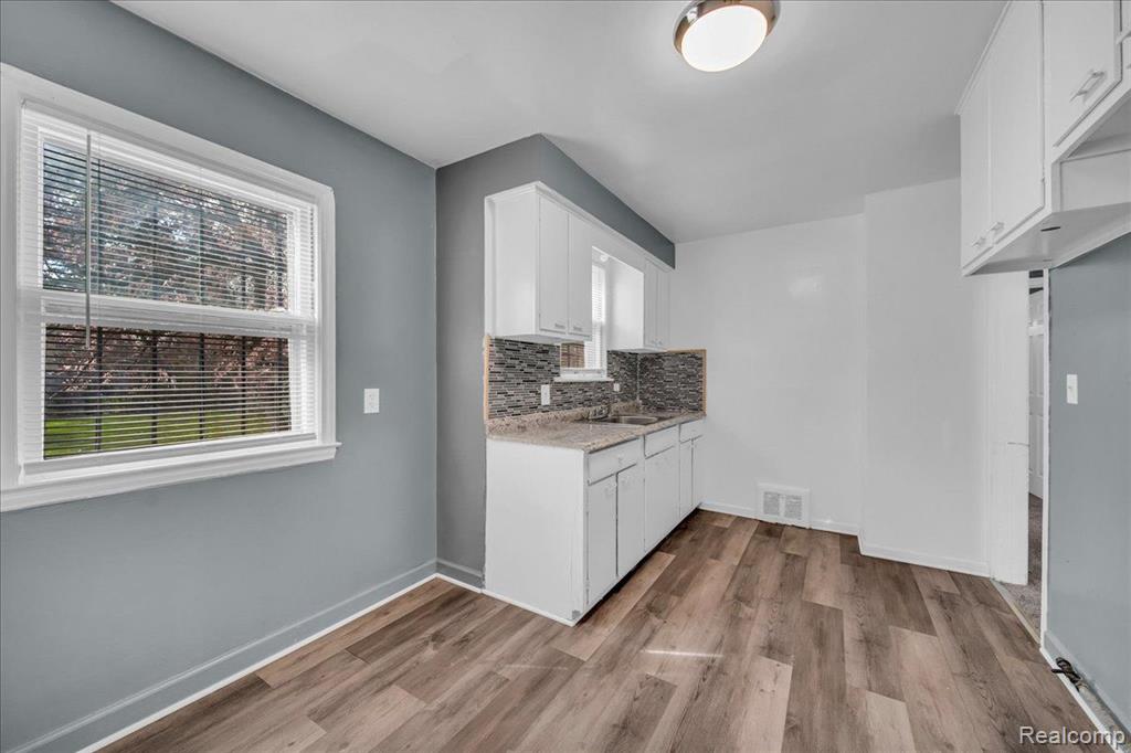 7701 PIEDMONT Street, Detroit, MI 48228 — Photo 8
