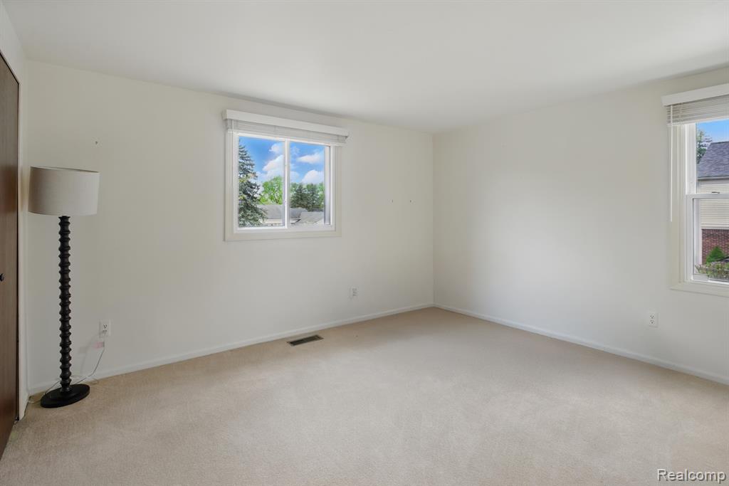 5389 Vincennes Drive, Bloomfield Hills, MI 48302 — Photo 50