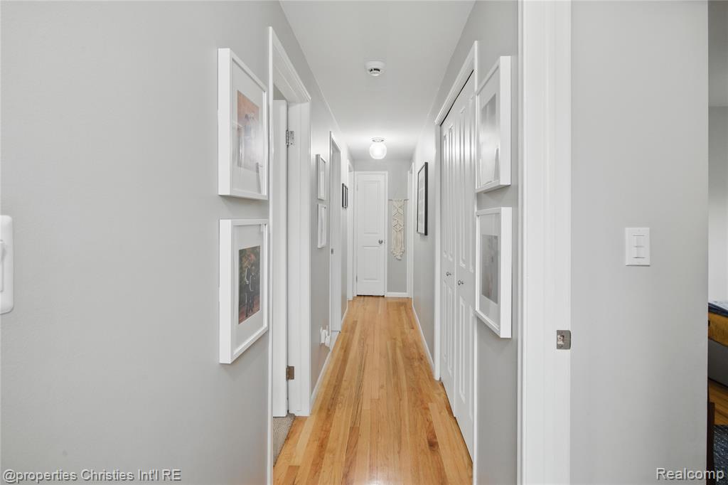 6821 Tamerlane Drive, West Bloomfield, MI — Photo 16