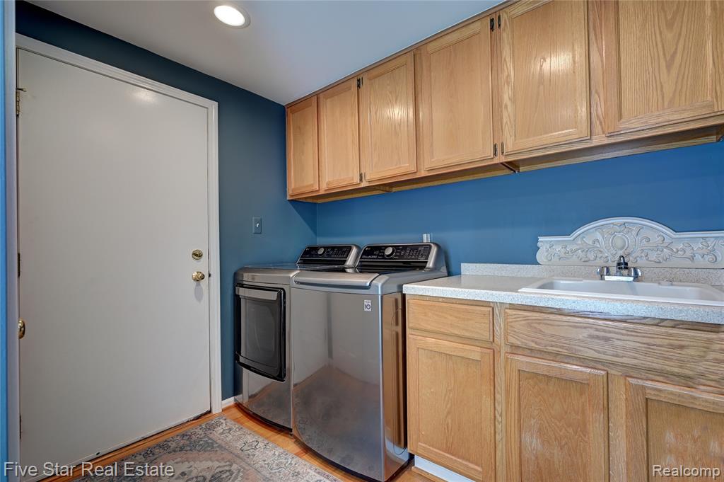 4950 Whitlow Court, Commerce Twp, MI 48382 — Photo 33