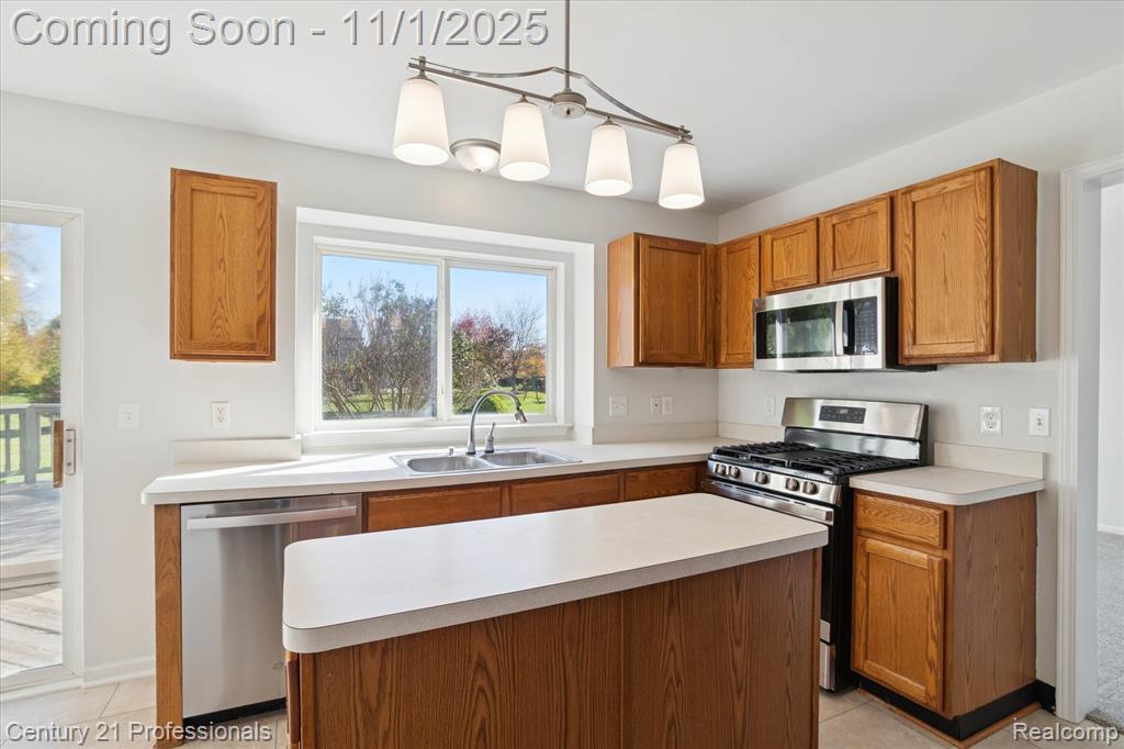 47123 Sherstone Drive, Canton, MI 48188 — Photo 15