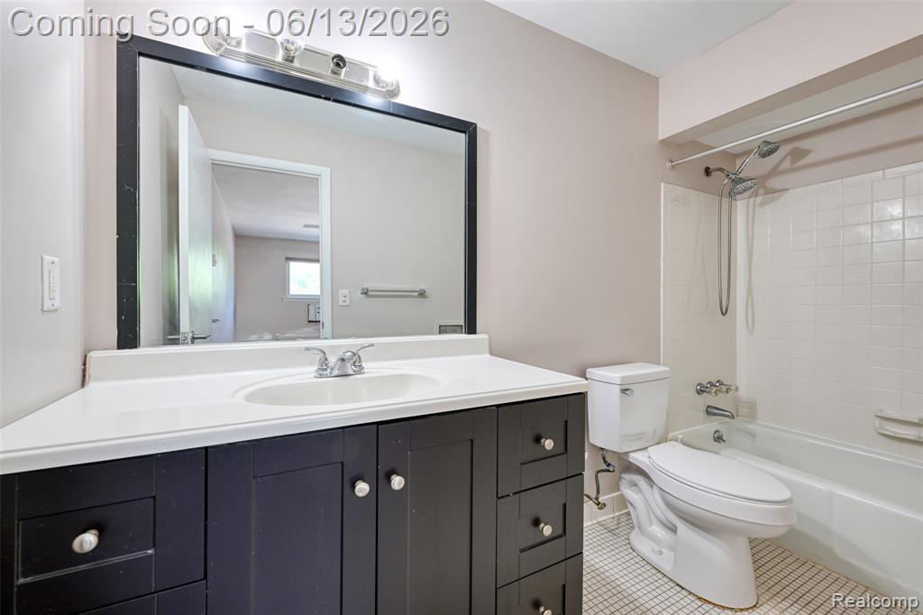 7592 Woodview Street, 4, Westland, MI — Photo 20