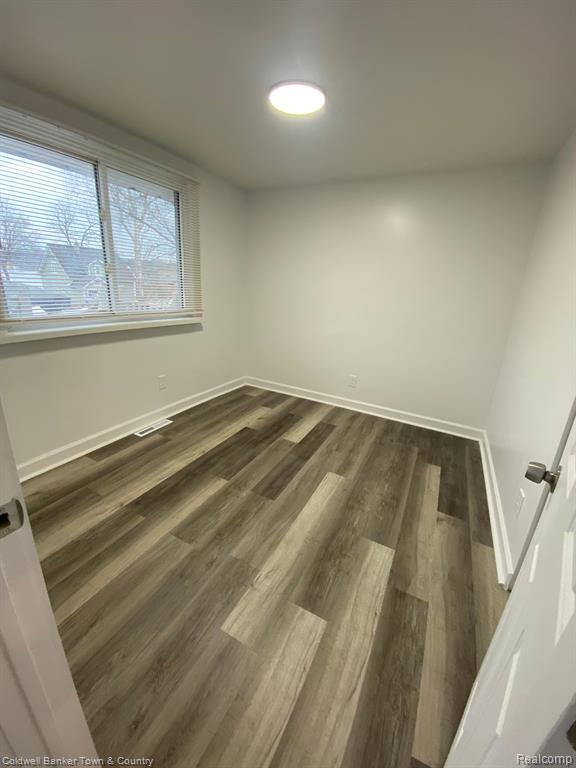 4031 HILLCREST, Highland, MI 48356 — Photo 12