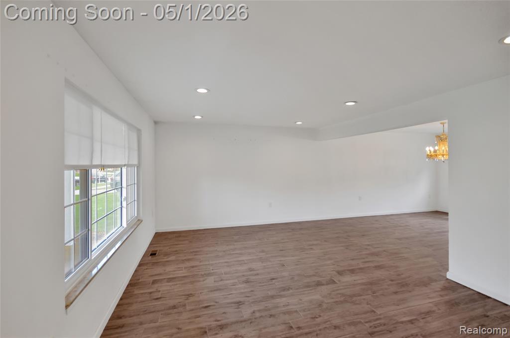 1100 Shallowdale Drive, Troy, MI 48085 — Photo 11