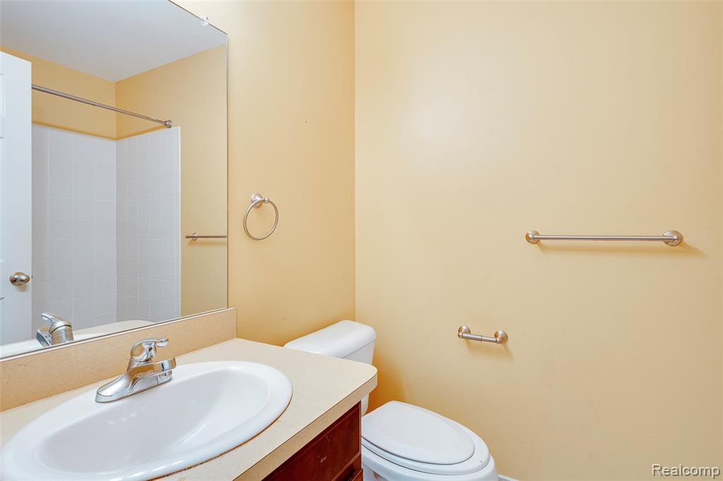 31204 Alexa Drive, Commerce Twp, MI 48390 — Photo 32