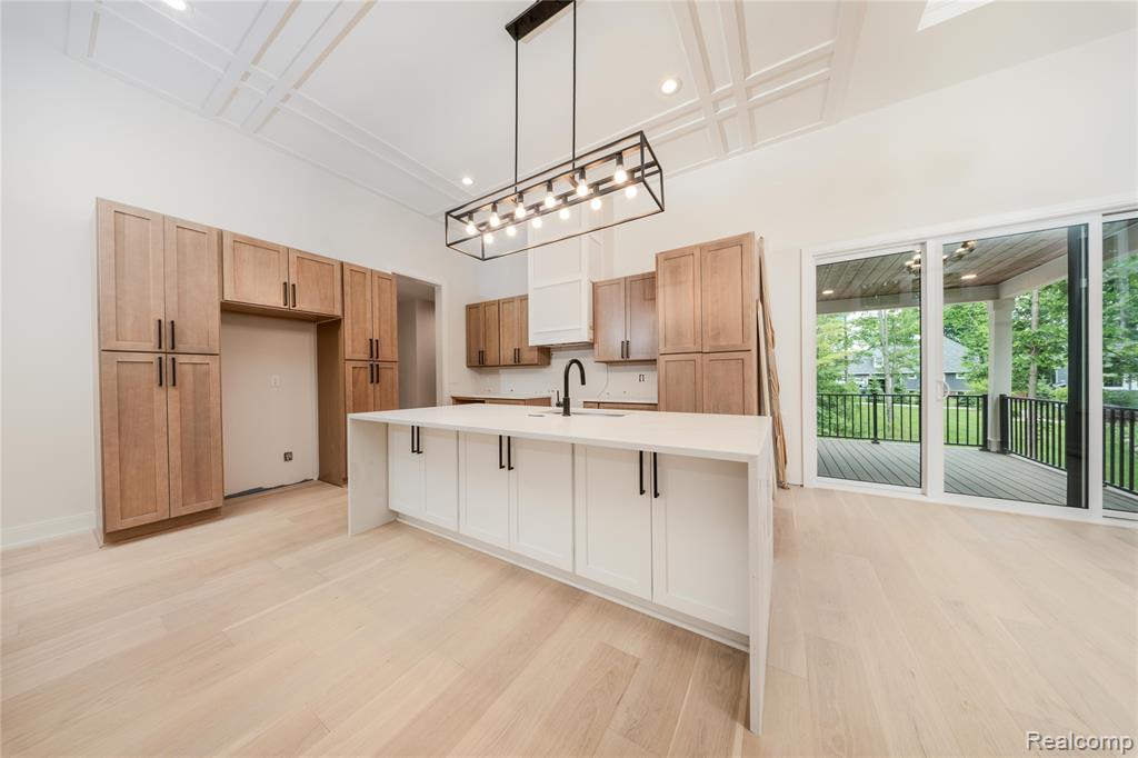 7509 Maple Ridge Drive, Clarkston, MI — Photo 2