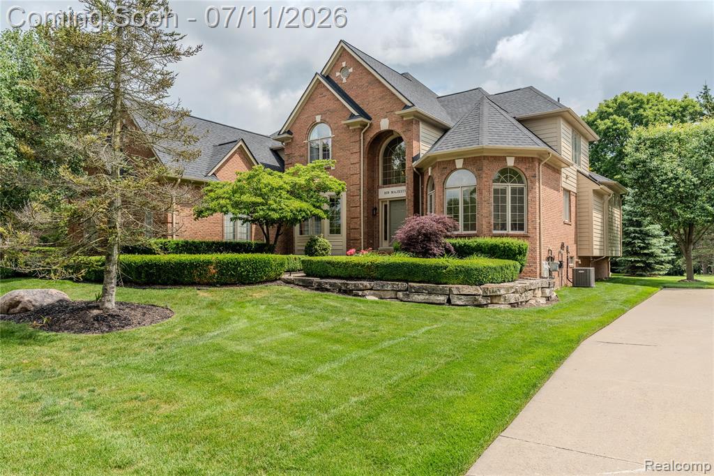 819 Majestic Drive, Rochester Hills, MI 48306 — Photo 45