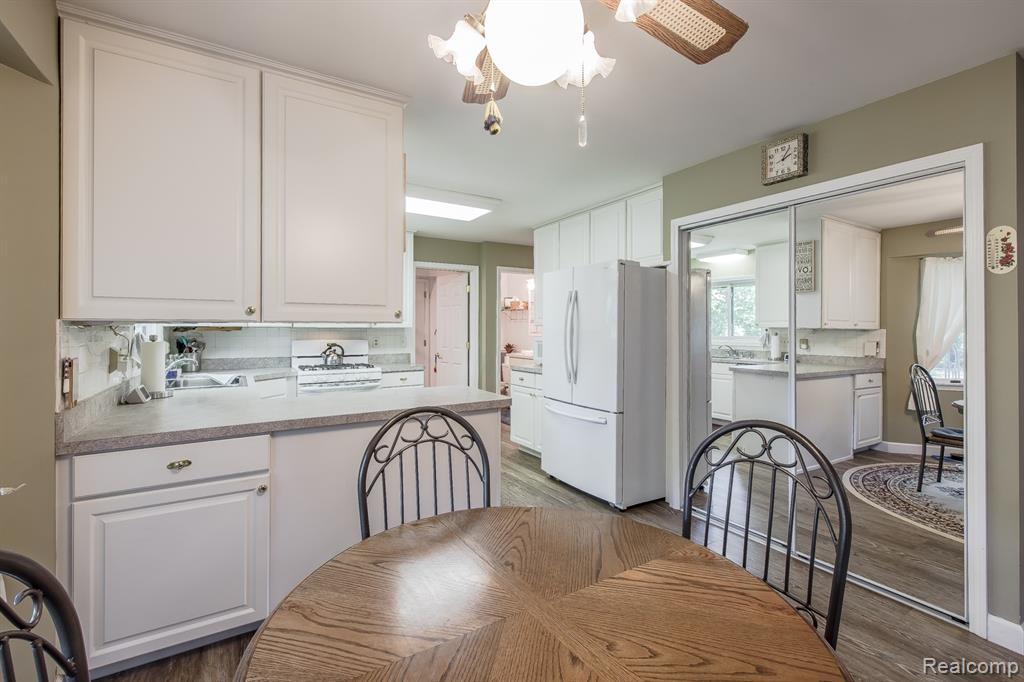 4154 Knollwood Drive, Grand Blanc, MI 48439 — Photo 14