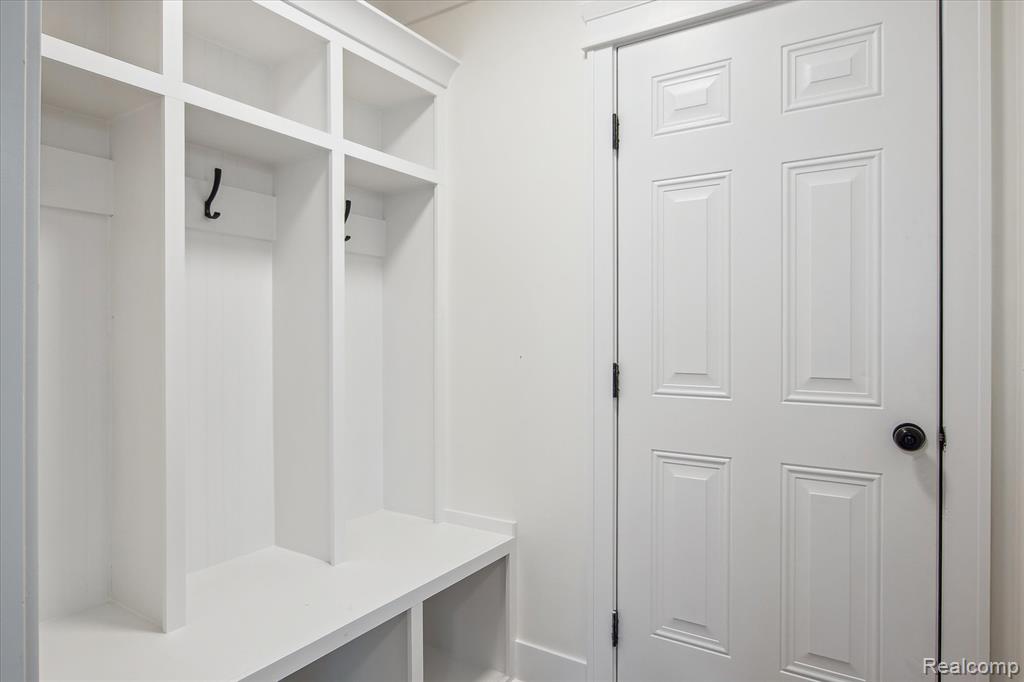 8845 Oakview, Plymouth, MI 48170 — Photo 38
