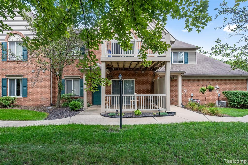 332 Marigold Circle, Westland, MI — Photo 2