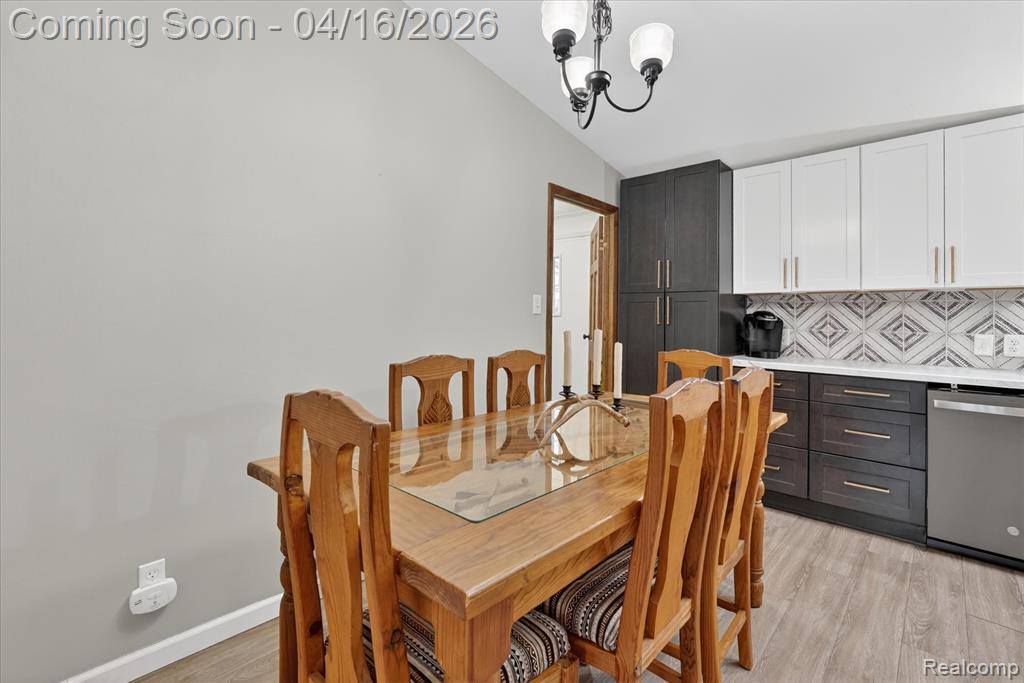 11542 Clearwater Dr, Fenton, MI 48430 — Photo 11