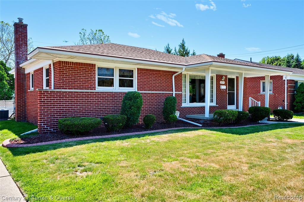 8224 N Evangeline Street, Dearborn Heights, MI 48127 — Photo 3
